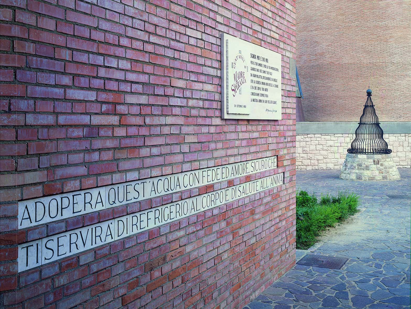 Pozzo E Piscine Famiglia Dell Amore Misericordioso